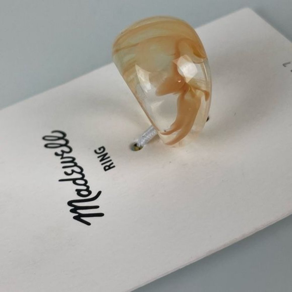 Madewell Acrylic Sz 7 Ring, Peach/Orange Swirl Design - Picture 7 of 10